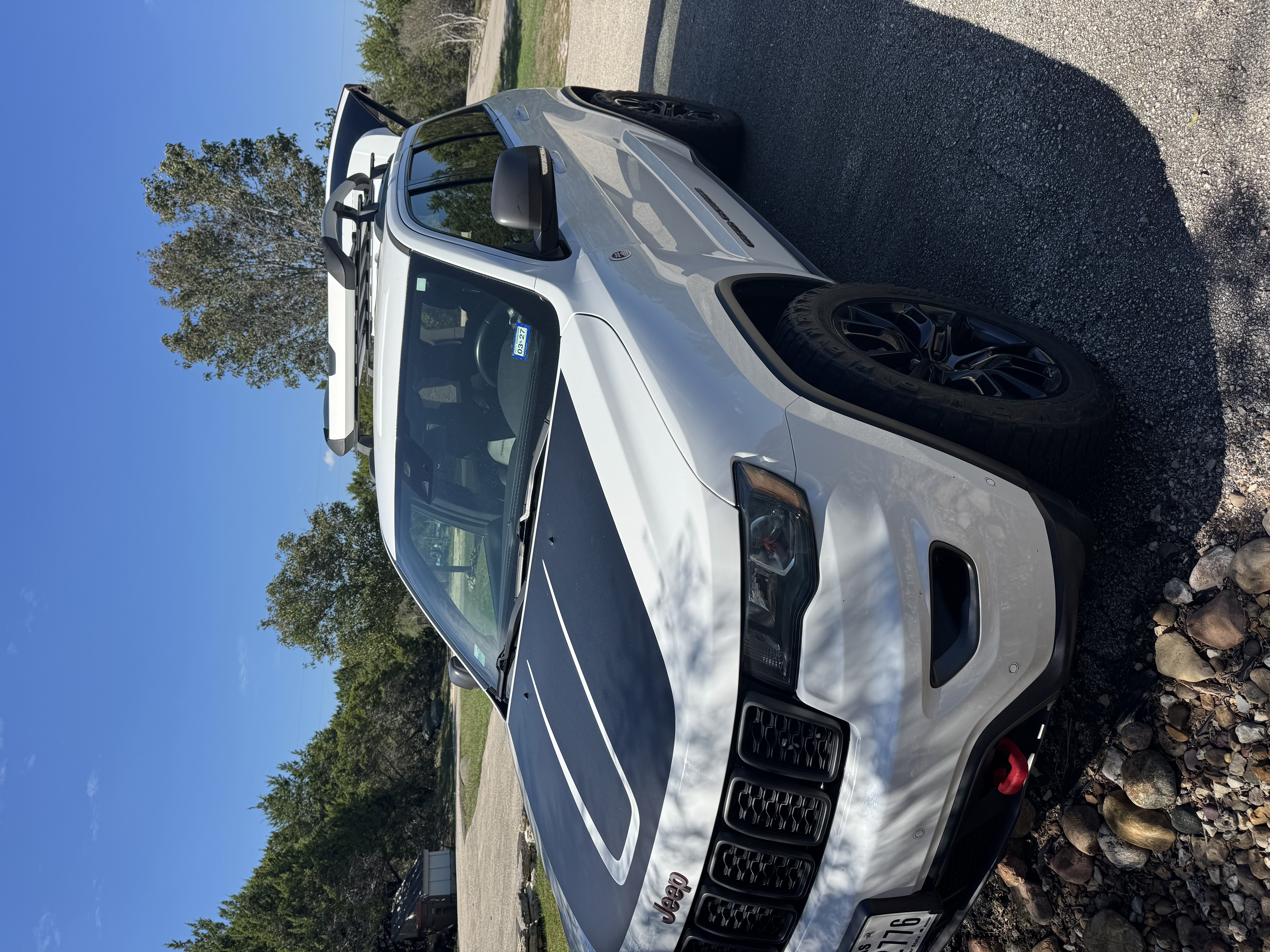 Used 2019 Jeep Grand Cherokee Trailhawk AWD/4WD image 11