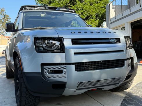 Used 2022 Land Rover Defender 110 SE AWD/4WD image 2