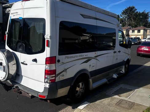 Used 2008 Dodge Sprinter 2500 w/ Window Group Iv Fixed Glass image 7