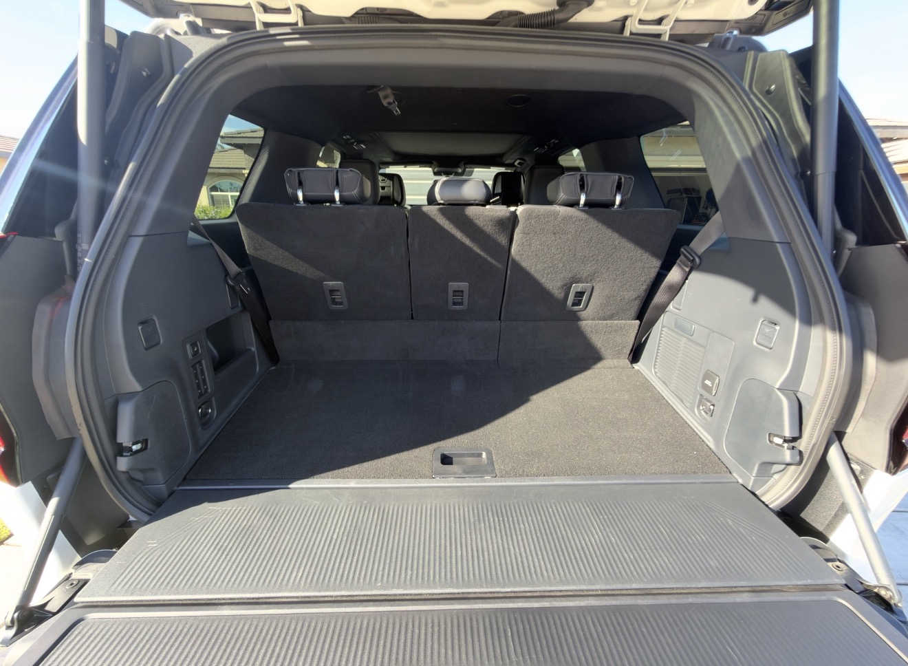 Used 2026 Ford Expedition Platinum w/ Stealth Performance Package AWD/4WD image 11