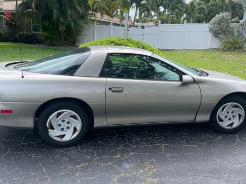 Used 2000 Chevrolet Camaro LT image 1