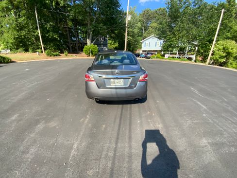 Used 2014 Nissan Altima 2.5 SV FWD image 6