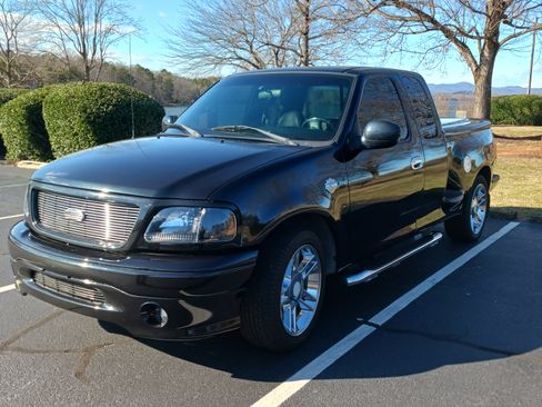 Used 2000 Ford F150 Harley-Davidson image 1