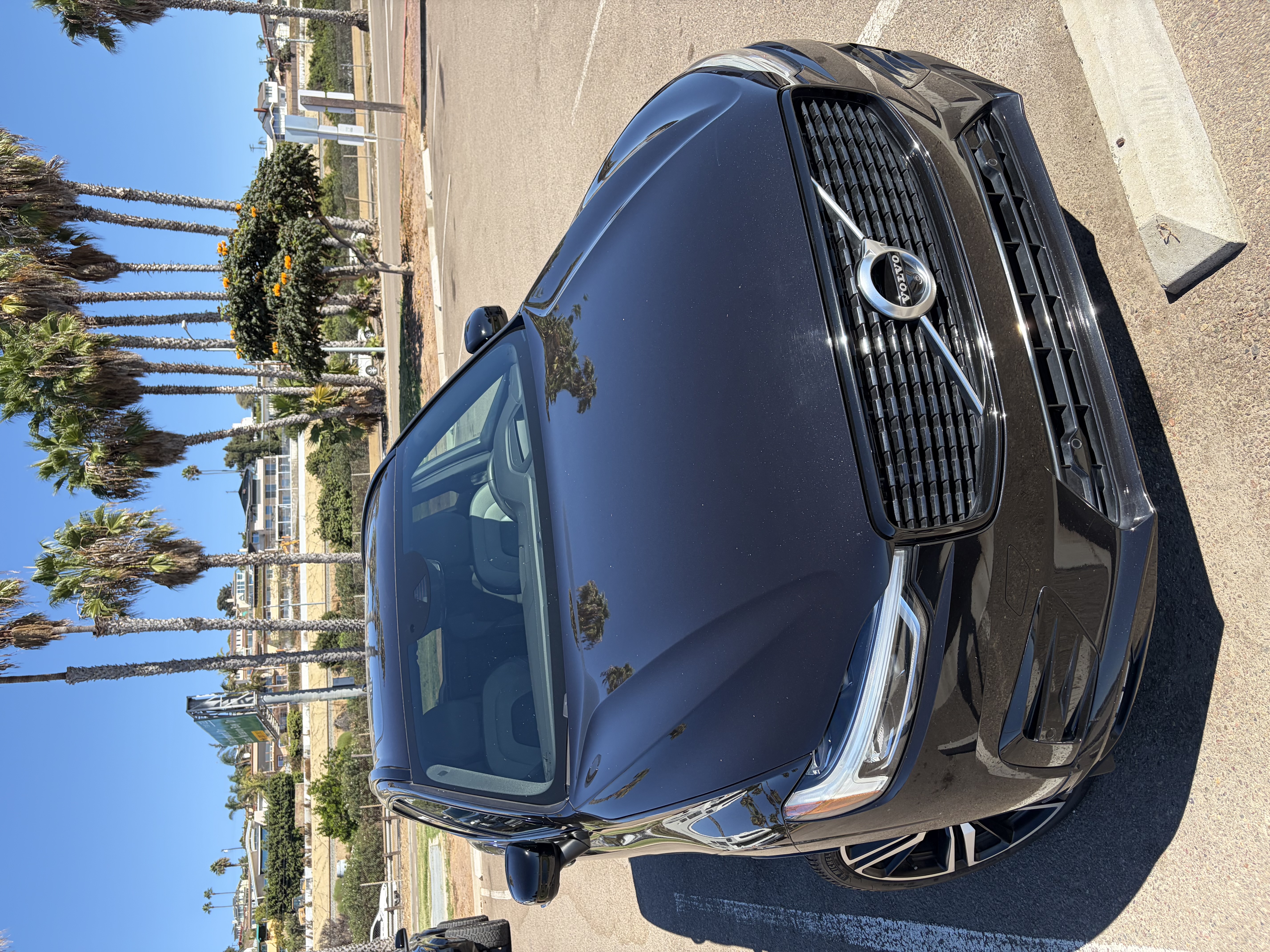 Used 2021 Volvo XC60 T5 R-Design w/ Advanced Package AWD/4WD image 1