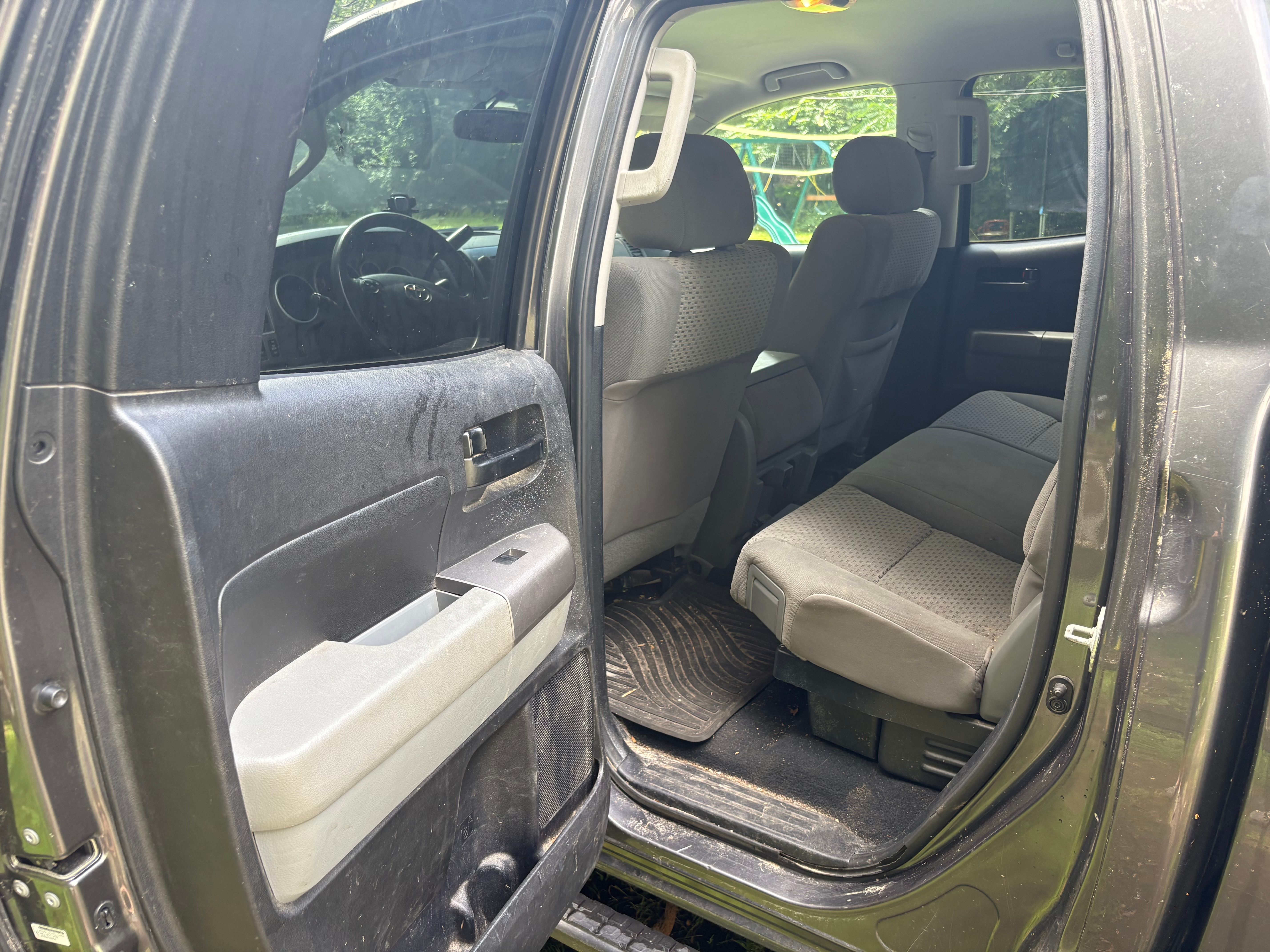 Used 2013 Toyota Tundra 4x4 Double Cab w/ Tow Pkg image 28