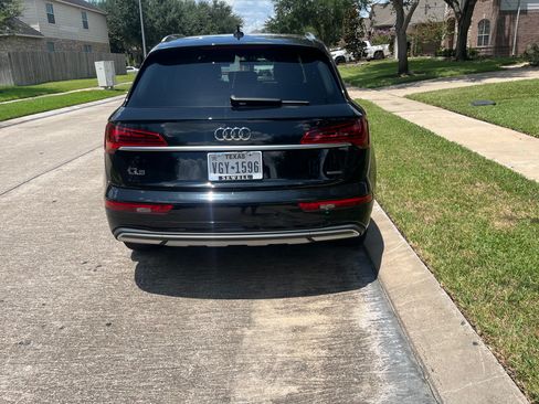 Used 2021 Audi Q5 2.0T Premium w/ Convenience Package AWD/4WD image 2