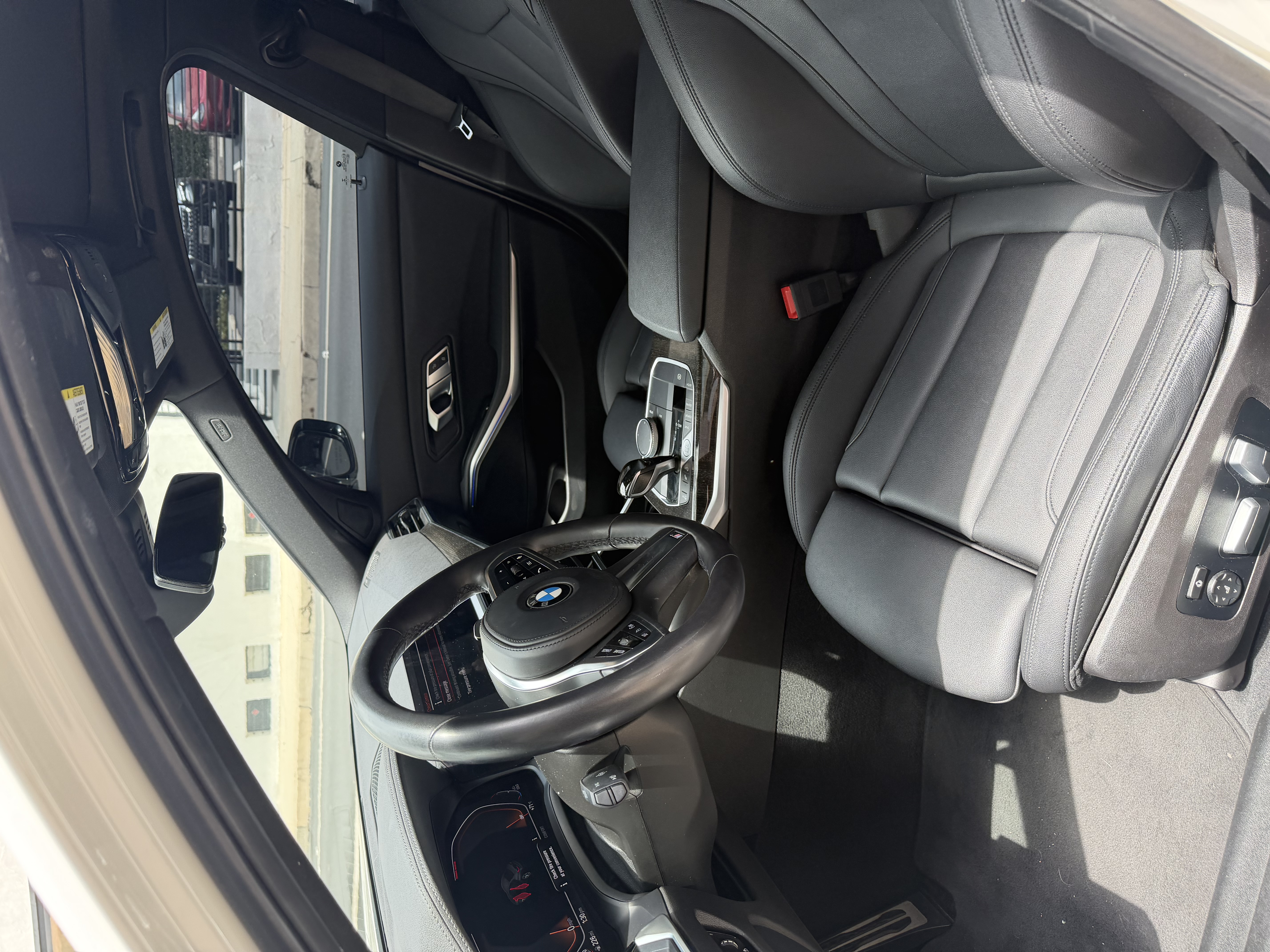Used 2021 BMW 330i Sedan w/ M Sport Package RWD image 8