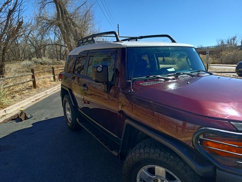 Used 2007 Toyota FJ Cruiser Sport Utility 2D image 5