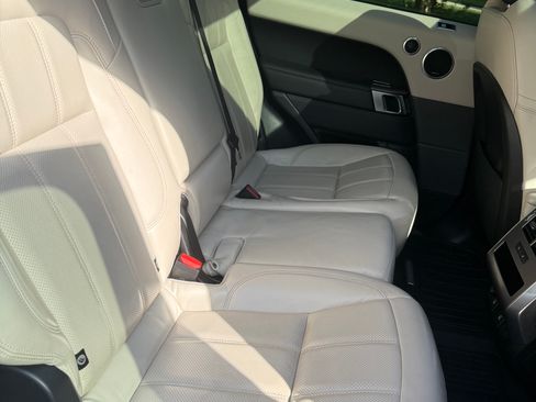 Used 2019 Land Rover Range Rover Sport HSE AWD/4WD image 10