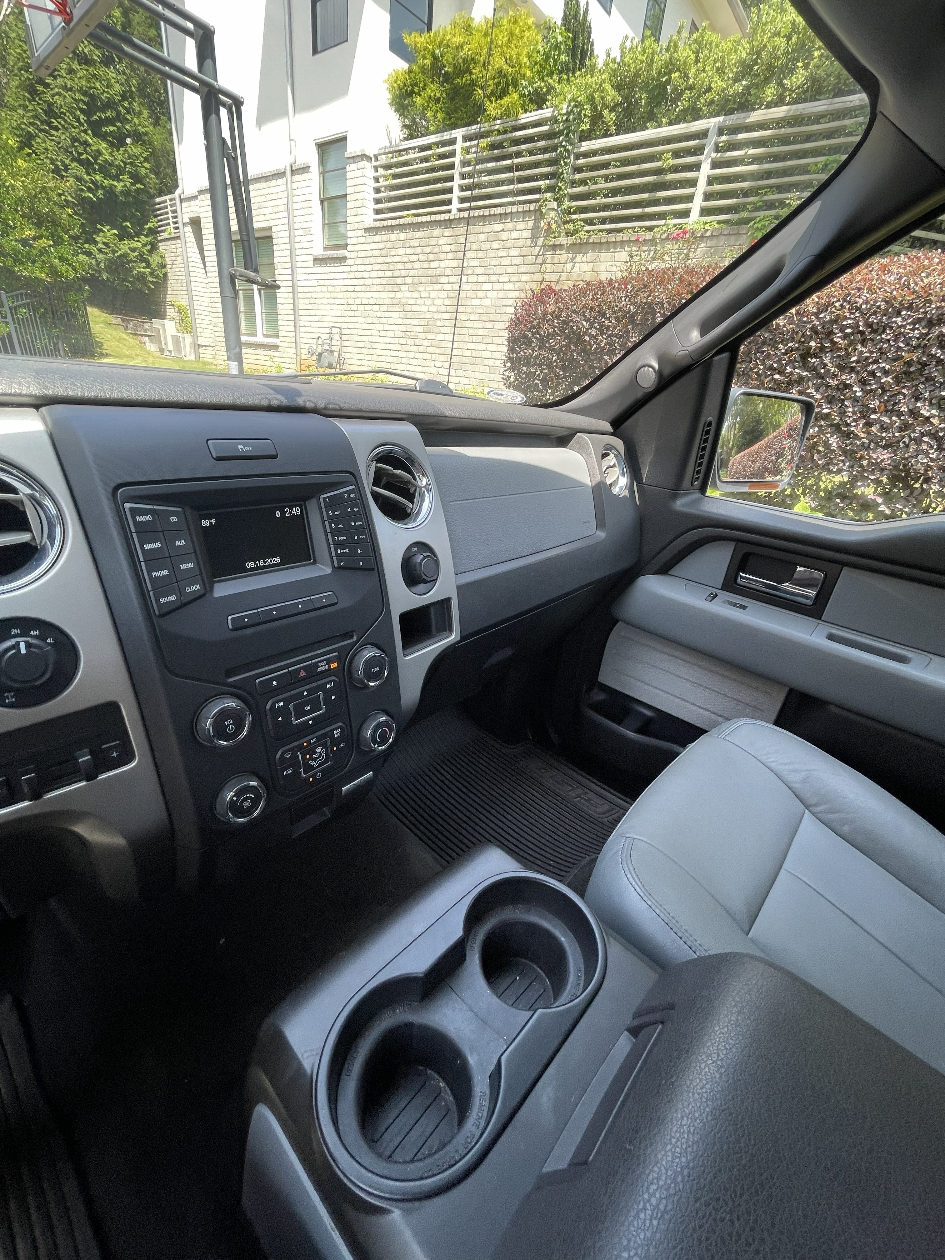 Used 2014 Ford F150 XLT w/ Equipment Group 302A Luxury AWD/4WD image 8