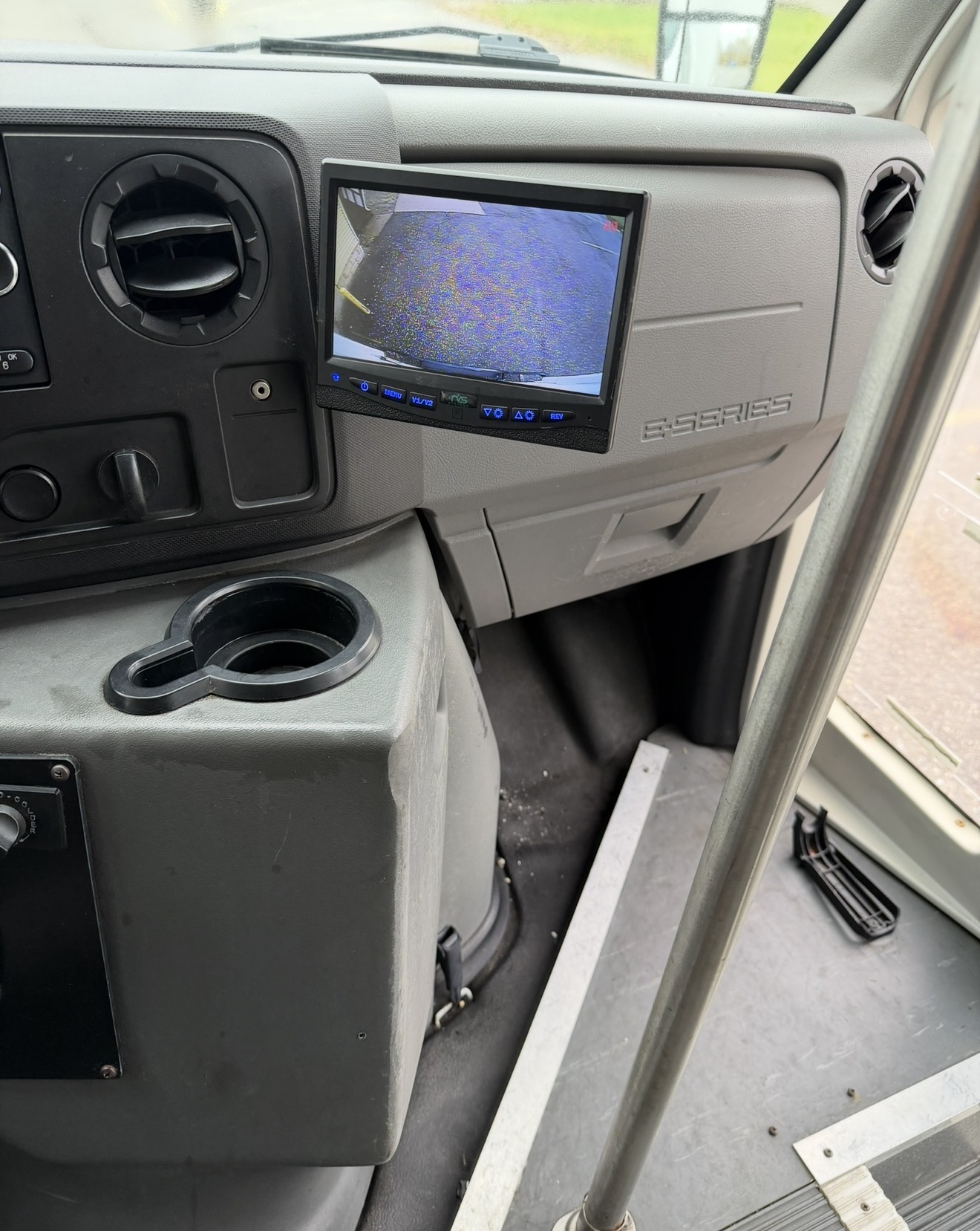 Used 2016 Ford E-450 and Econoline 450 Super Duty w/ Shuttle Bus Prep Package RWD image 14