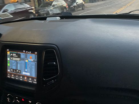 Used 2021 Jeep Compass Trailhawk image 10