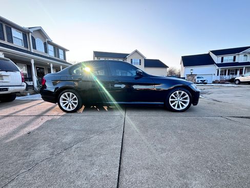 Used 2011 BMW 328i Sedan w/ Premium Pkg RWD image 1