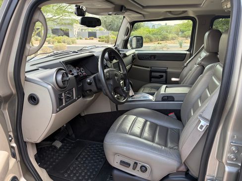 Used 2004 HUMMER H2 w/ Preferred Equipment Group AWD/4WD image 11