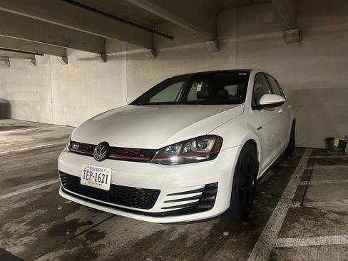 Used 2016 Volkswagen GTI Autobahn w/ Lighting Package (SEL) image 4