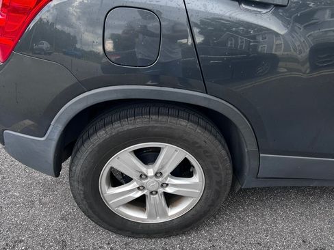 Used 2019 Chevrolet Trax LS FWD image 13