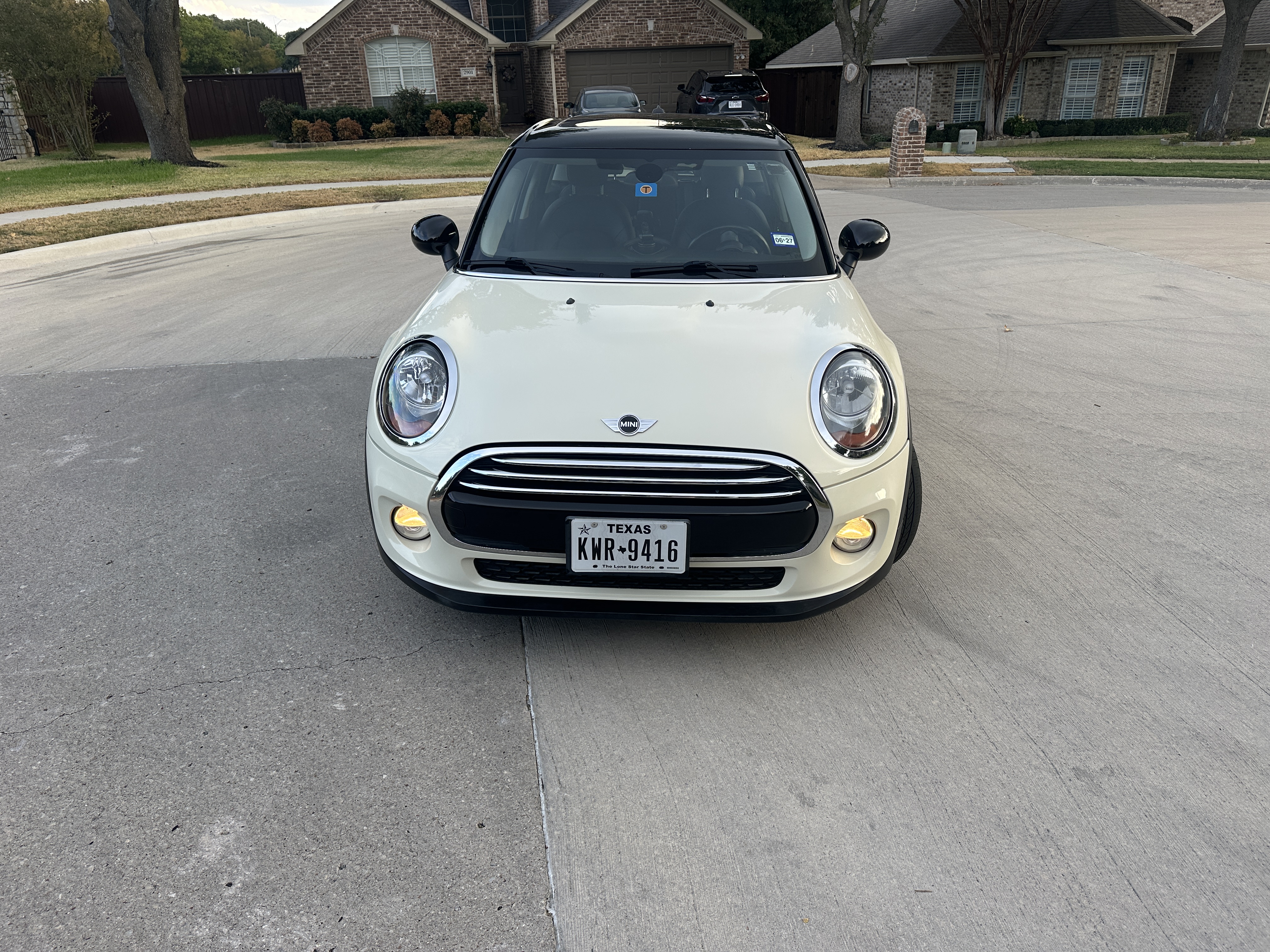 Used 2015 MINI Cooper 4-Door Hardtop FWD image 2