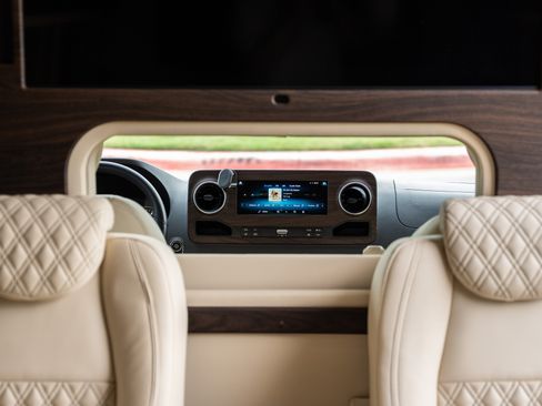 Used 2023 Mercedes-Benz Sprinter 3500 image 32