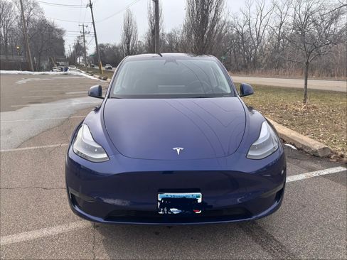 Used 2023 Tesla Model Y Long Range image 1