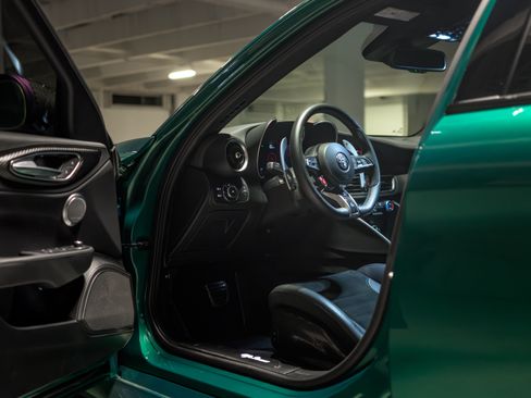 Used 2024 Alfa Romeo Giulia Quadrifoglio image 21