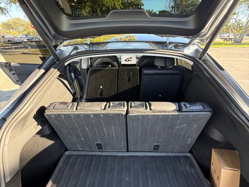 Used 2025 Tesla Model Y Long Range image 13