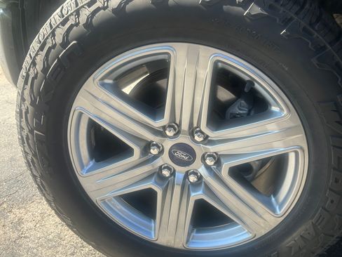 Used 2018 Ford F150 Lariat w/ Equipment Group 502A Luxury image 12