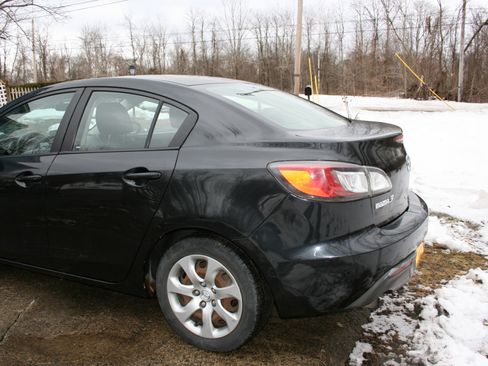 Used 2011 MAZDA MAZDA3 i Sport image 5
