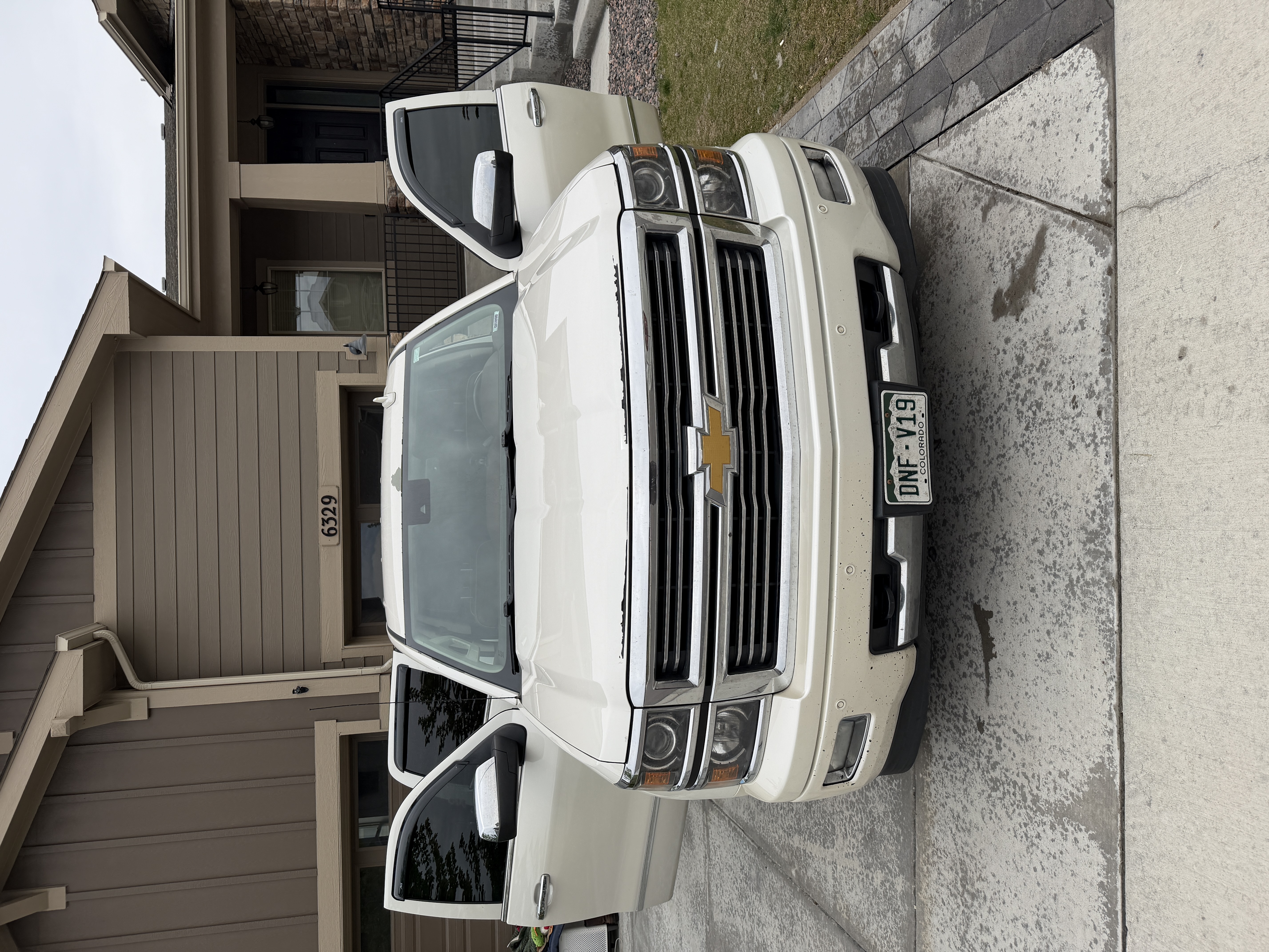 Used 2015 Chevrolet Silverado 1500 High Country w/ High Country Premium Package AWD/4WD image 2
