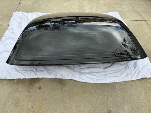 Used 2004 Ford Thunderbird image 23