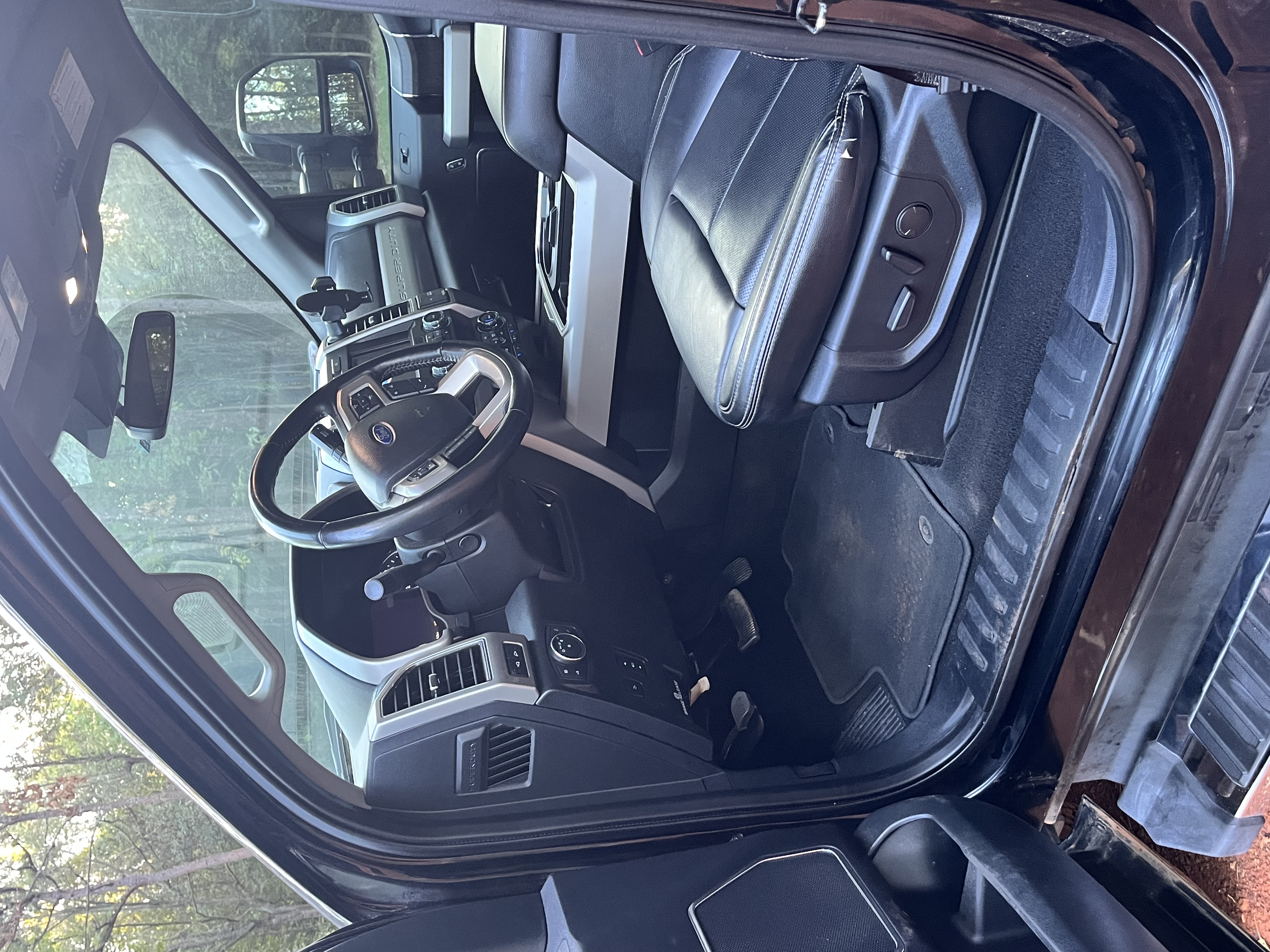 Used 2021 Ford F250 Lariat w/ Lariat Ultimate Package AWD/4WD image 17