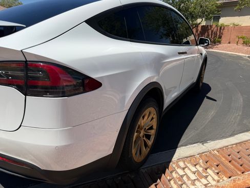 Used 2020 Tesla Model X AWD/4WD image 9