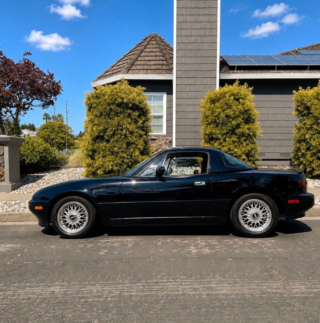 Used 1993 MAZDA MX-5 Miata Limited Edition RWD image 2