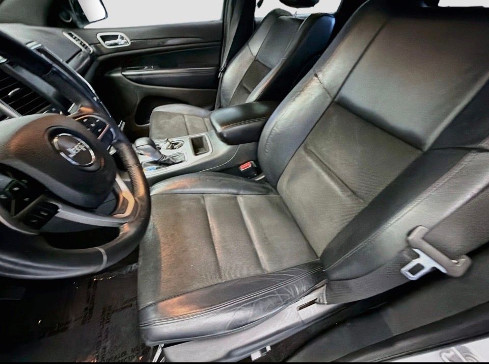 Used 2018 Jeep Grand Cherokee Altitude RWD image 8