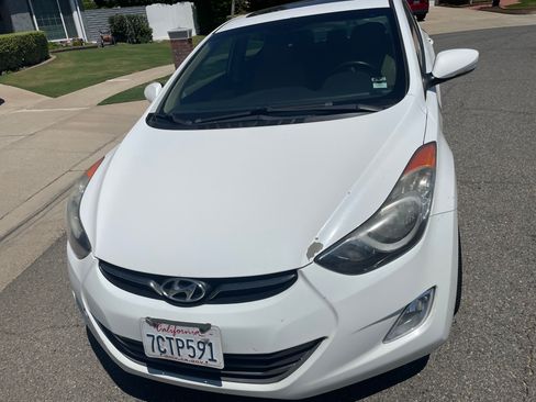 Used 2013 Hyundai Elantra Limited w/ Technology Pkg FWD image 4