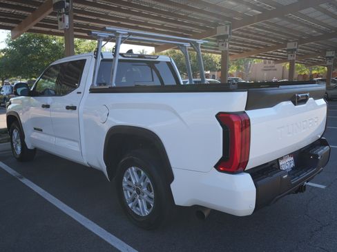 Used 2022 Toyota Tundra SR5 w/ SR5 Convenience Package image 4