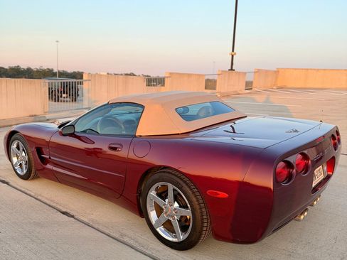 Used 2003 Chevrolet Corvette Convertible w/ Preferred Equipment Group1 RWD image 2