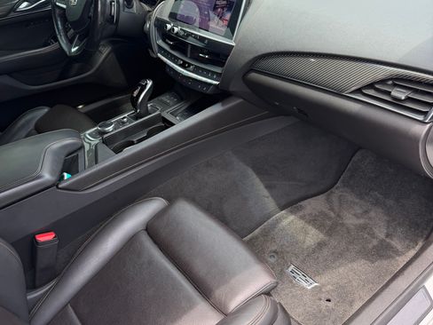 Used 2021 Cadillac CT5 V w/ Premium Package RWD image 10