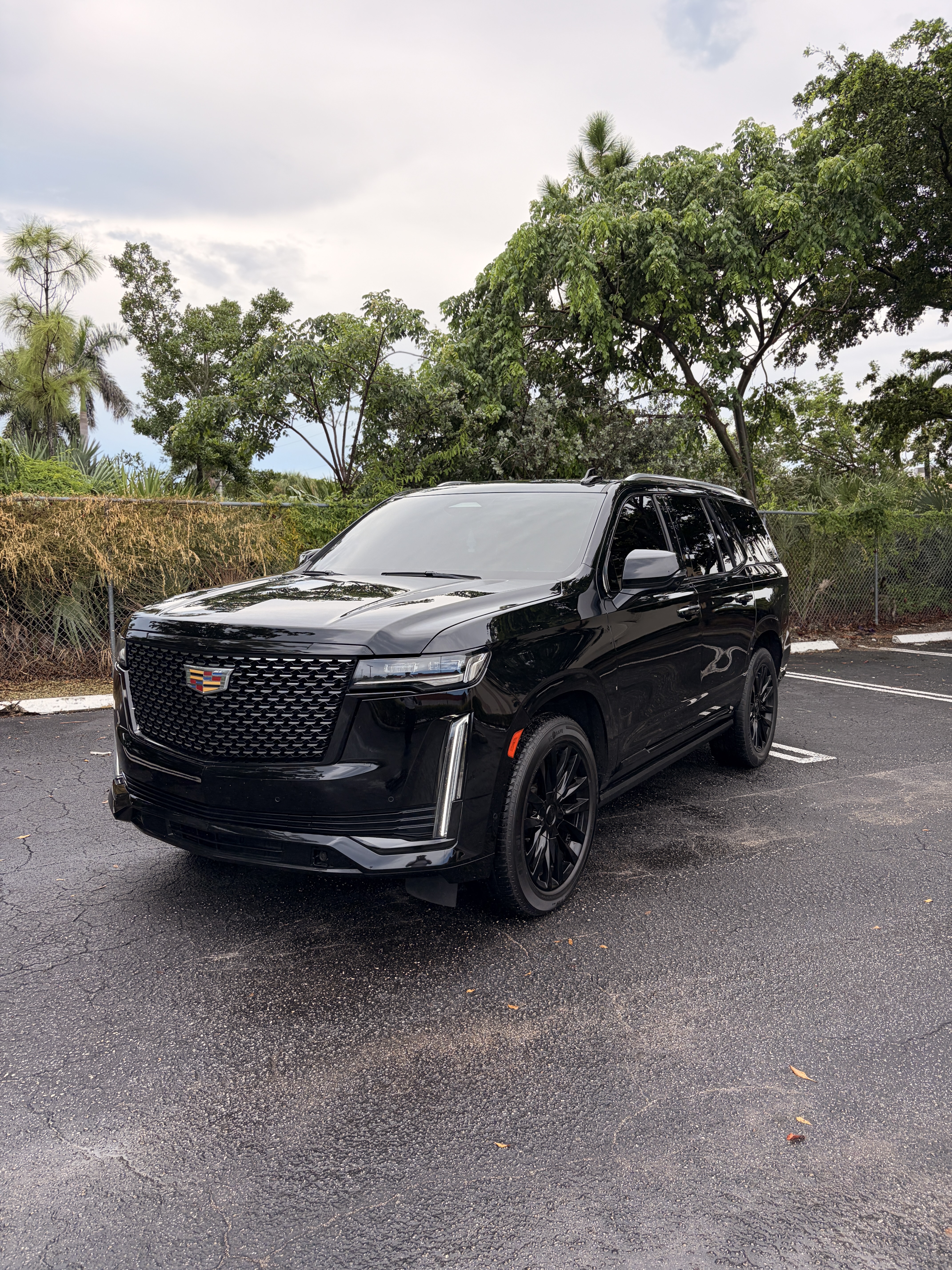 Used 2021 Cadillac Escalade Premium Luxury w/ Driver Assist Tech Package RWD image 5