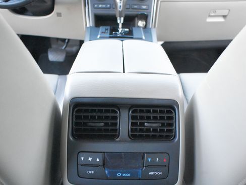 Used 2010 MAZDA CX-9 Grand Touring w/ Moonroof & Bose Audio Pkg image 17