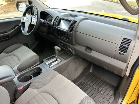 Used 2006 Nissan Xterra S w/ (W94) Tow Pkg image 21