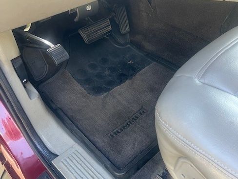 Used 2003 HUMMER H2 w/ Preferred Equipment Group image 24