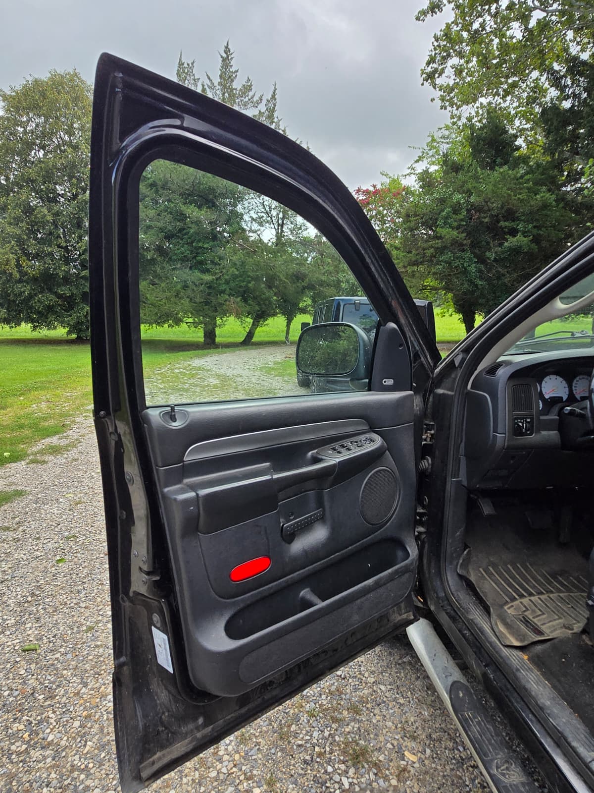 Used 2004 Dodge Ram 1500 Truck SLT w/ Sport Appearance Group AWD/4WD image 11