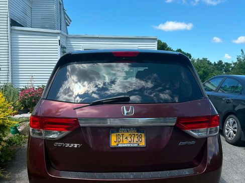 Used 2015 Honda Odyssey LX image 5