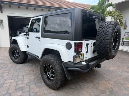 Used 2012 Jeep Wrangler Sahara AWD/4WD image 6