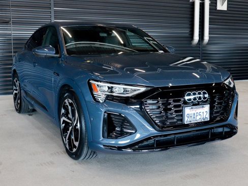 Used 2024 Audi Q8 e-tron Premium Plus w/ Premium Plus Package image 8