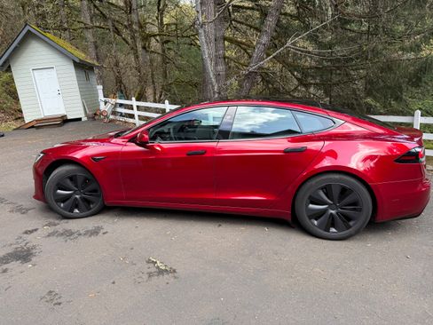 Used 2023 Tesla Model S Standard Range image 12