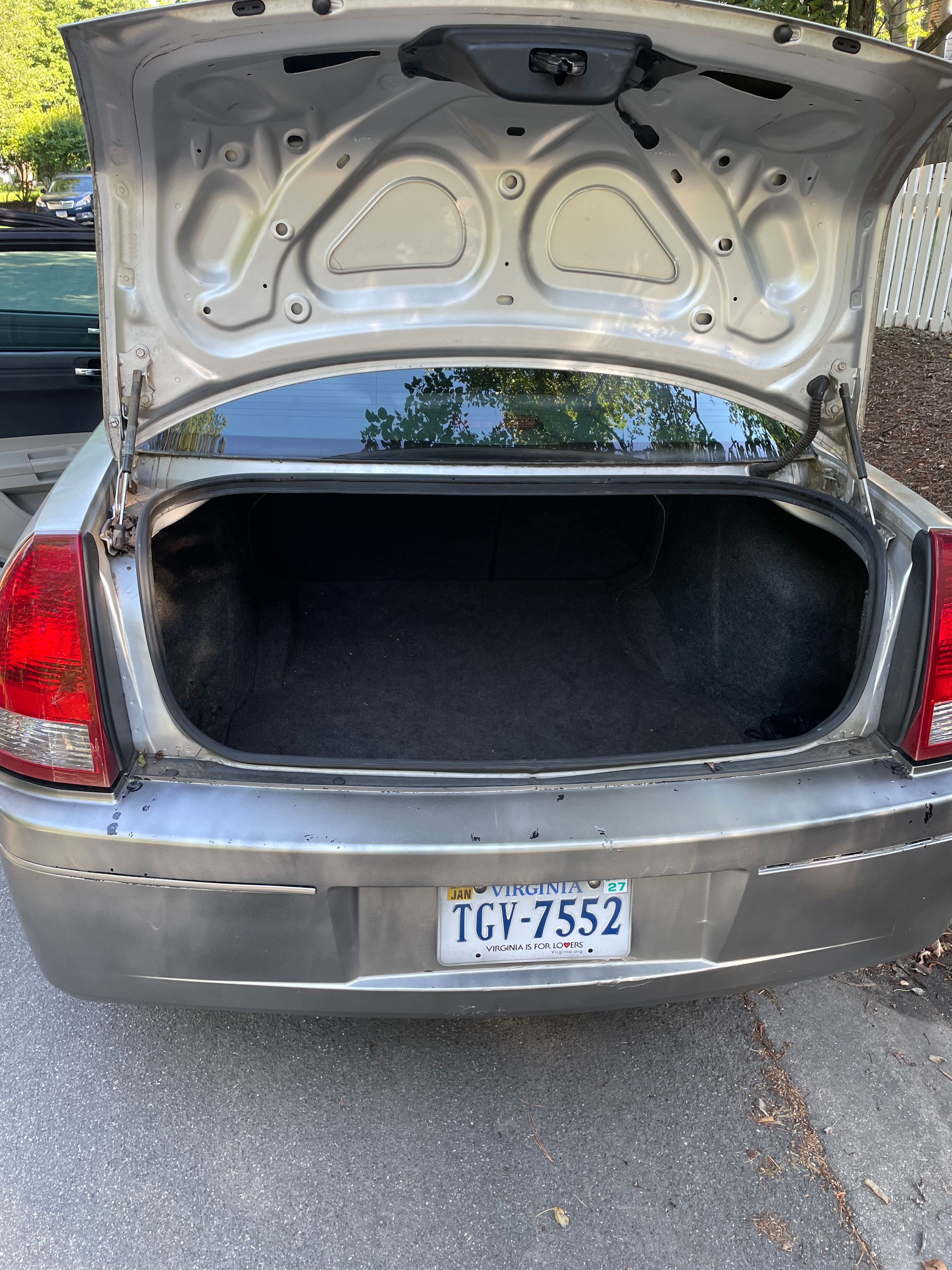 Used 2005 Chrysler 300 RWD image 14
