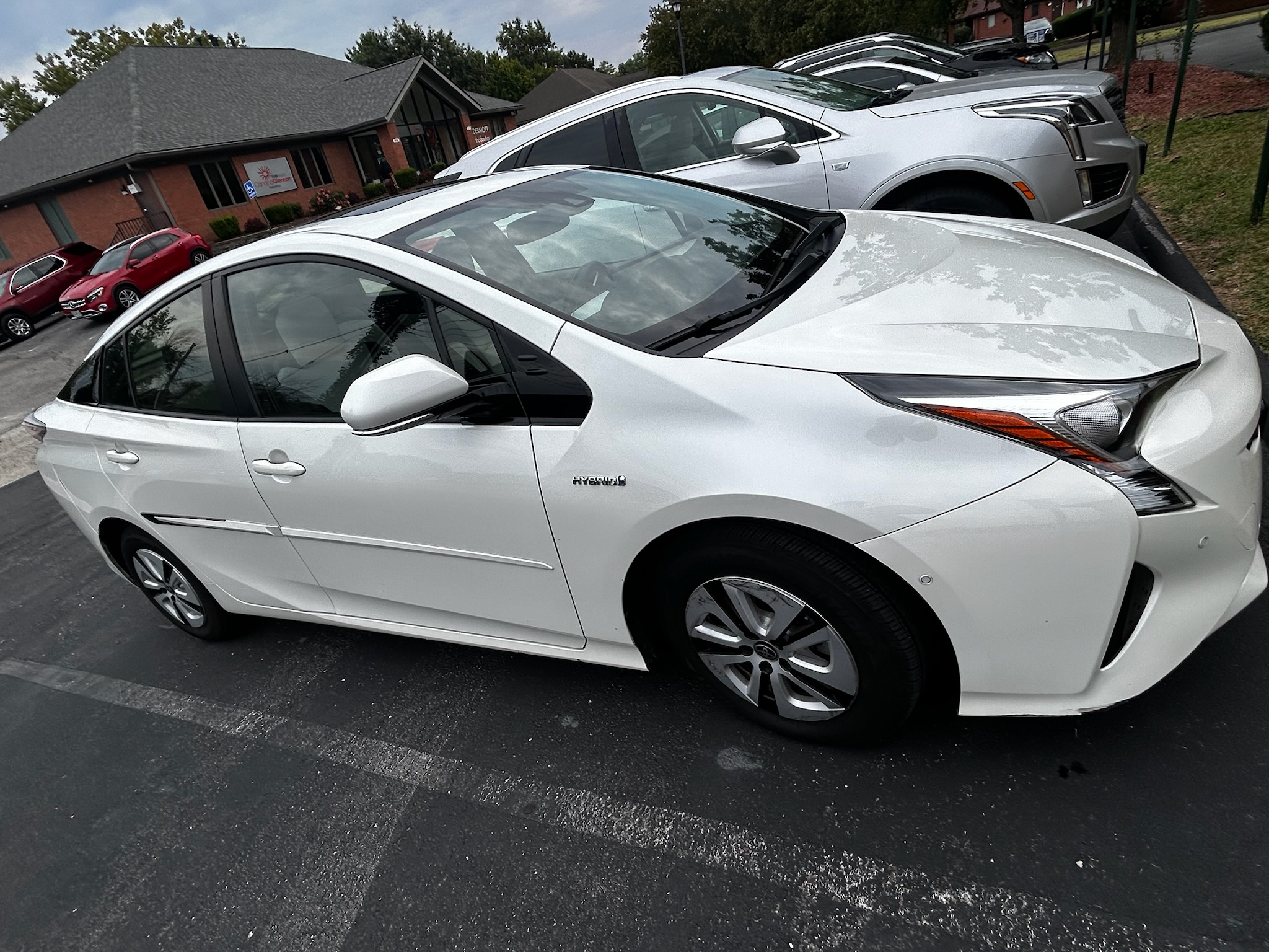 Used 2017 Toyota Prius Four w/ Advanced Technology Package FWD image 2