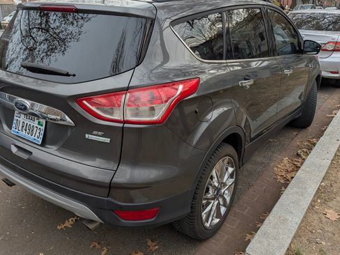 Used 2015 Ford Escape SE w/ SE Chrome Package image 4