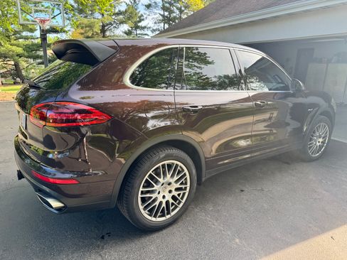 Used 2016 Porsche Cayenne Diesel AWD/4WD image 4